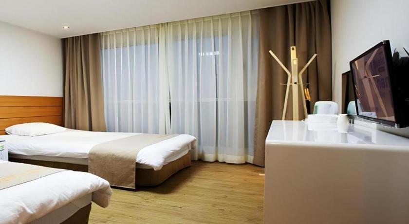 Ewha Hotel Jeju Exterior photo